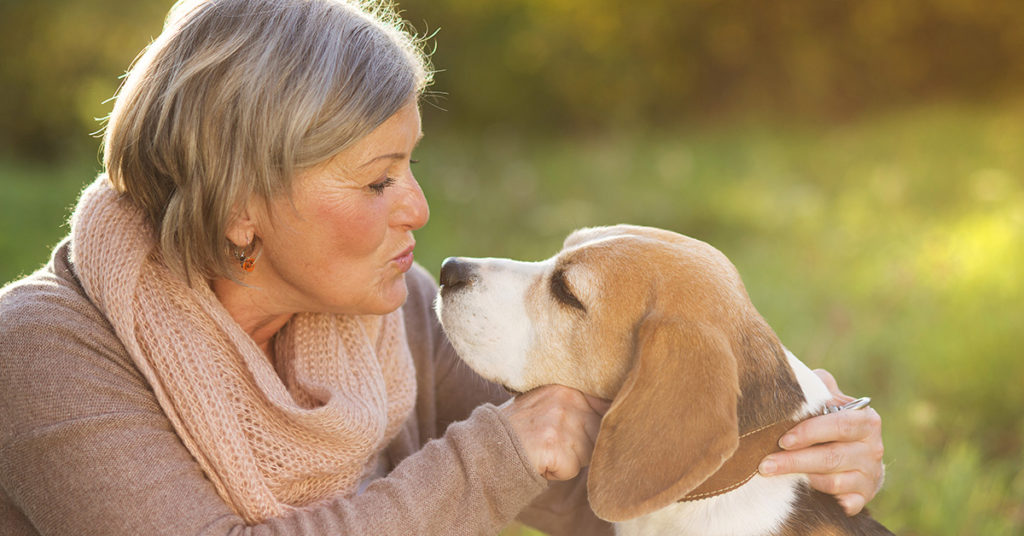 10 ways caring for a pet can improve life for a senior
